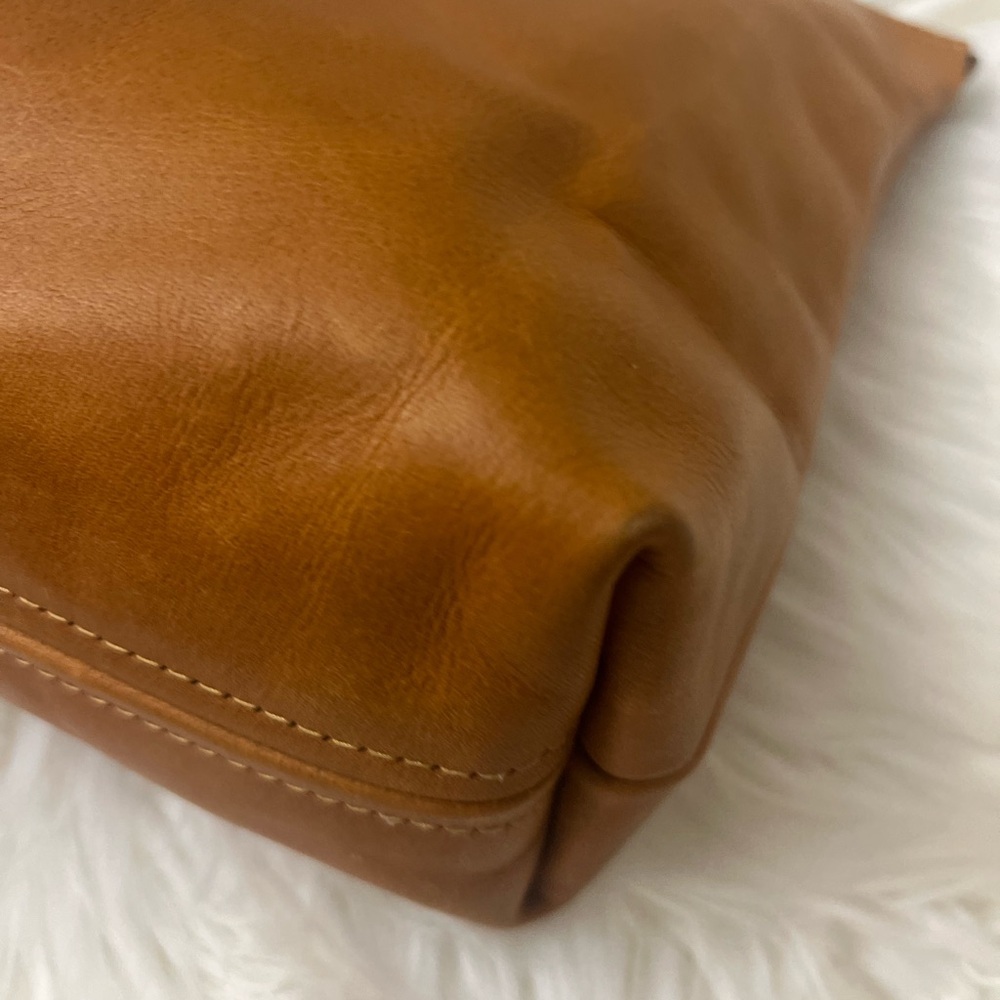 Elegant Tan Leather Tote Bag - image 7